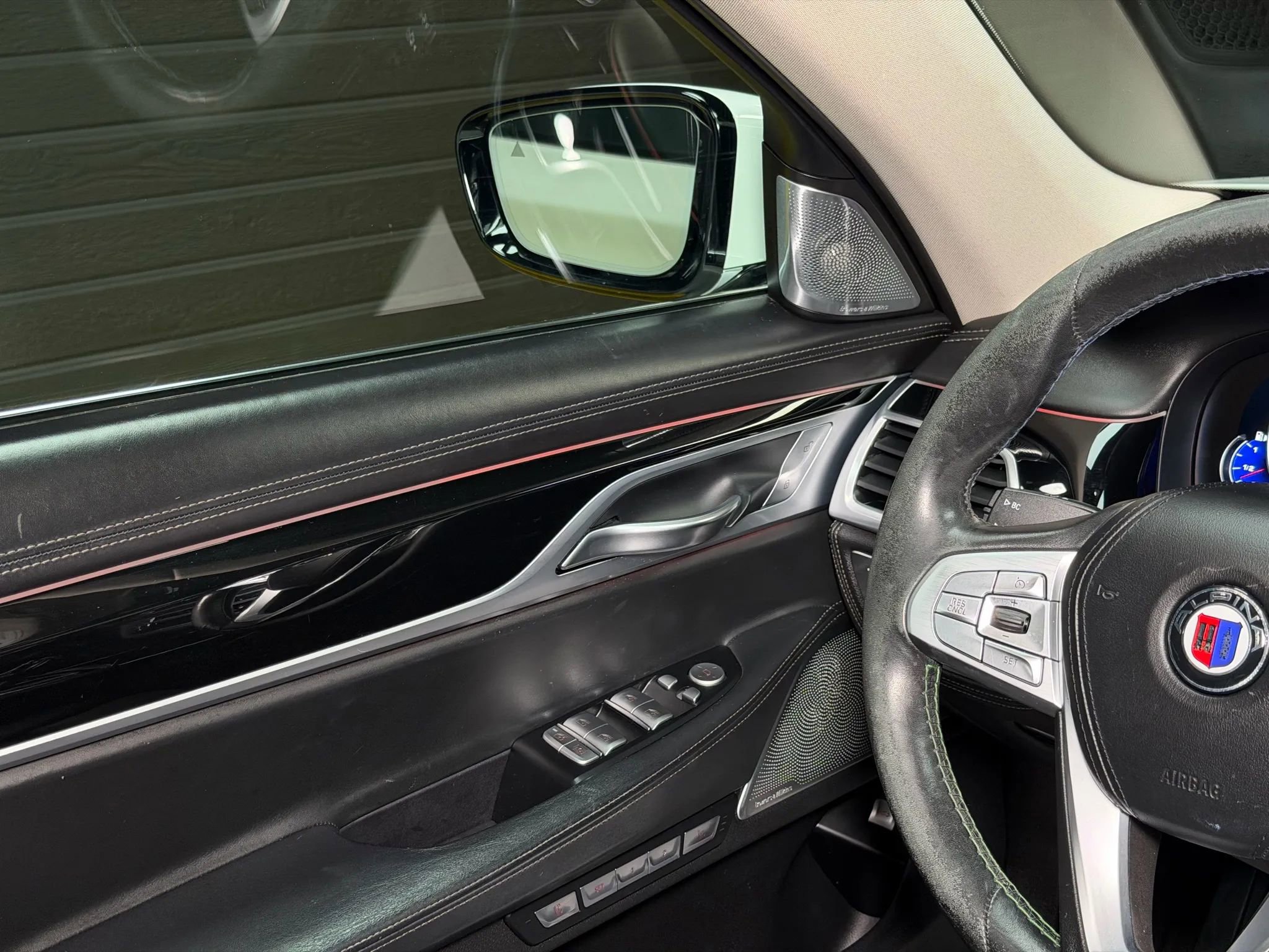 Used 2017 BMW 750i xDrive image 32