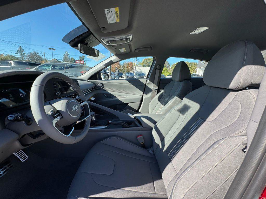 New 2025 Hyundai Elantra Sport FWD image 20