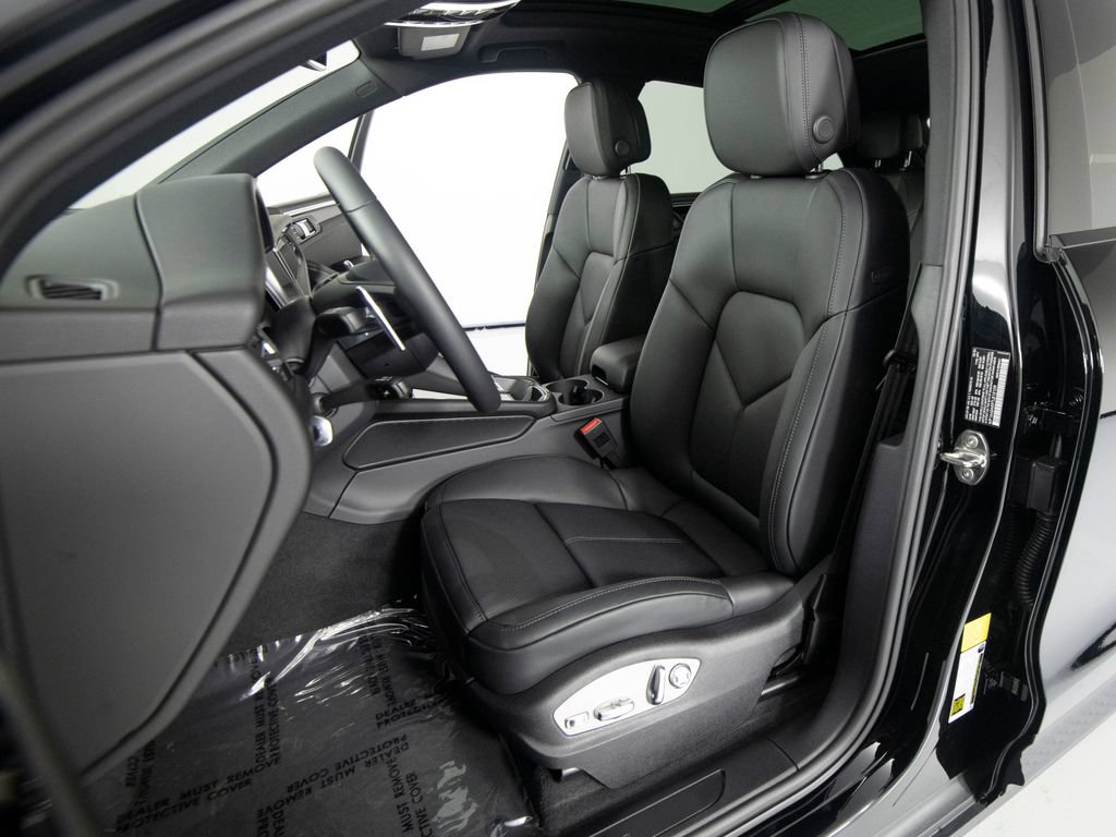 New 2026 Porsche Macan AWD/4WD image 17