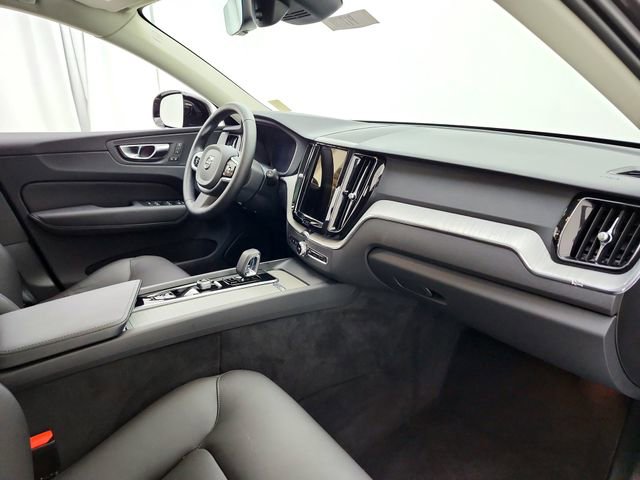 Certified 2025 Volvo XC60 B5 Plus w/ Climate Package AWD/4WD image 28