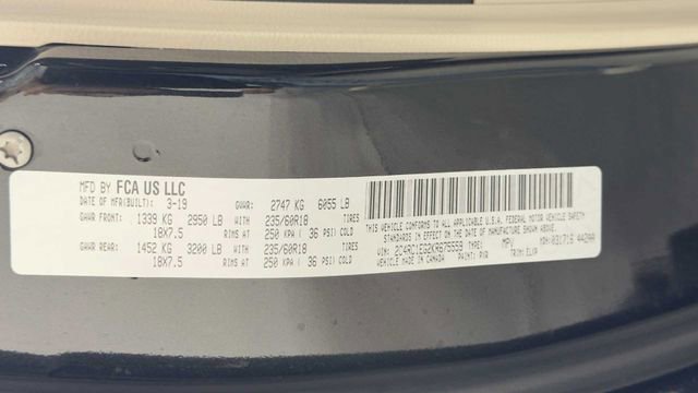 Used 2019 Chrysler Pacifica Touring-L Plus w/ Tire & Wheel Group FWD image 34