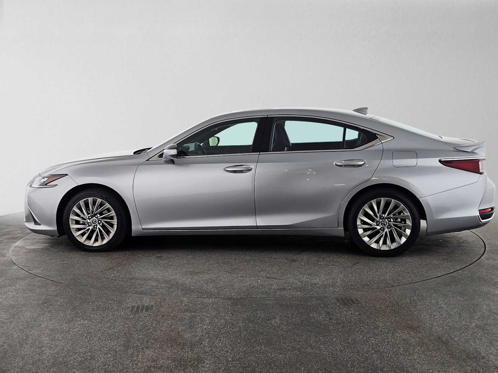 Certified 2023 Lexus ES 300h w/ Accessory Package (Z2) FWD image 6