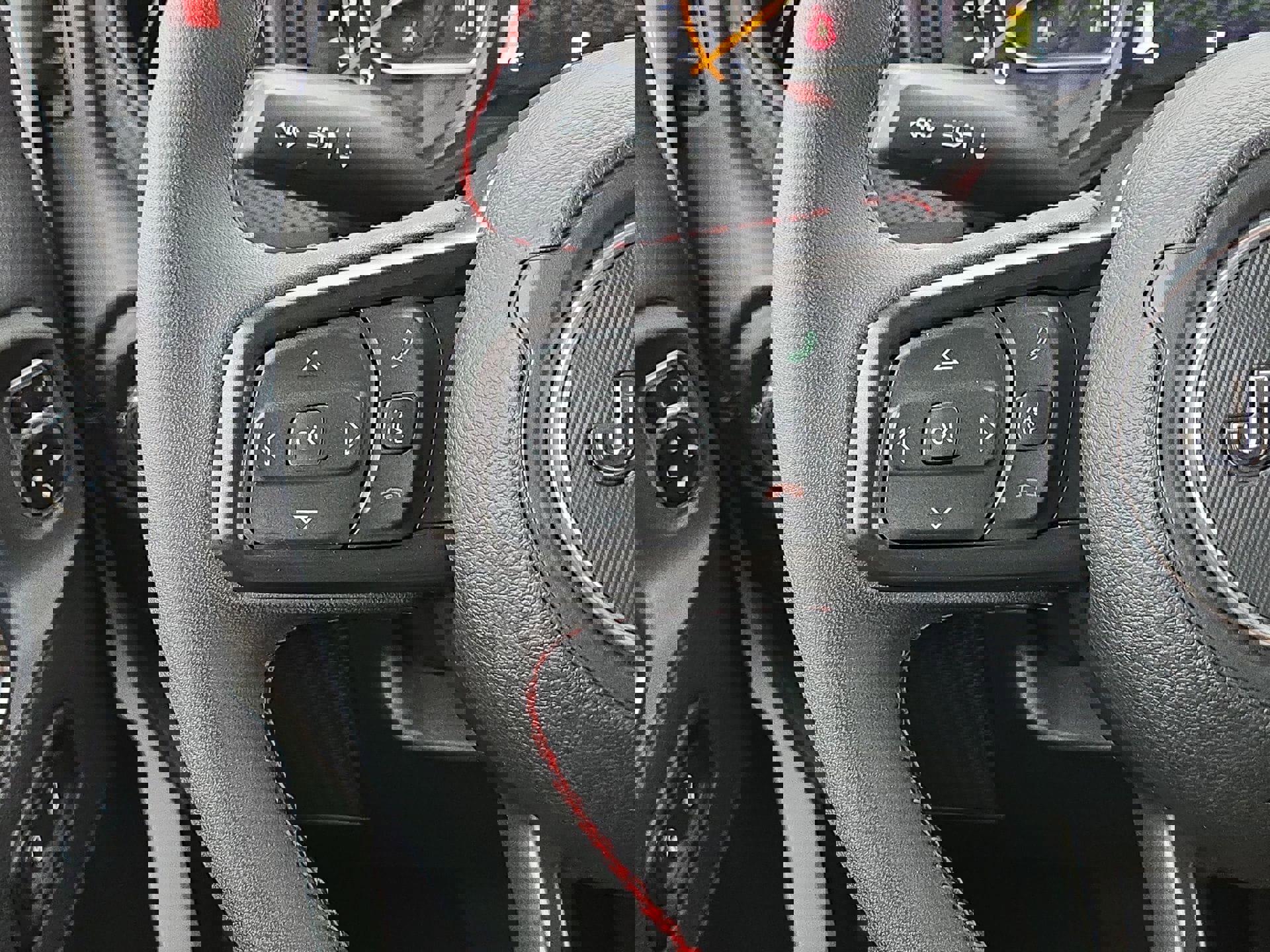 Used 2024 Jeep Gladiator Rubicon w/ Technology Group image 21