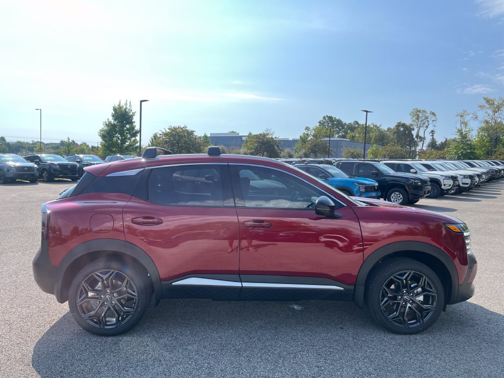New 2027 Nissan Kicks SR w/ SR Premium Package FWD image 10