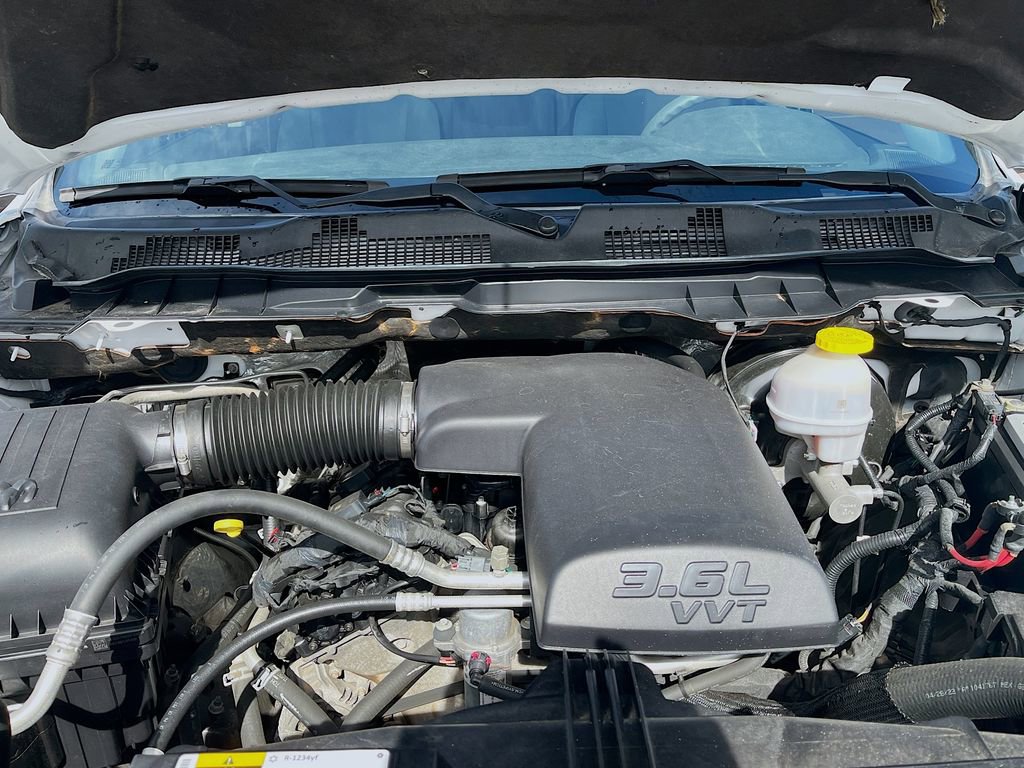 Used 2022 RAM 1500 Classic SLT AWD/4WD image 27