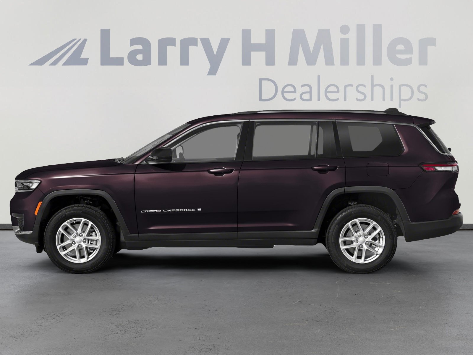 Used 2023 Jeep Grand Cherokee L Limited w/ Trailer Tow Group (B) AWD/4WD image 3