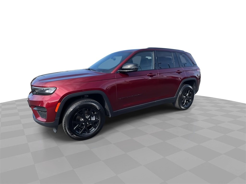 Used 2024 Jeep Grand Cherokee Altitude image 4