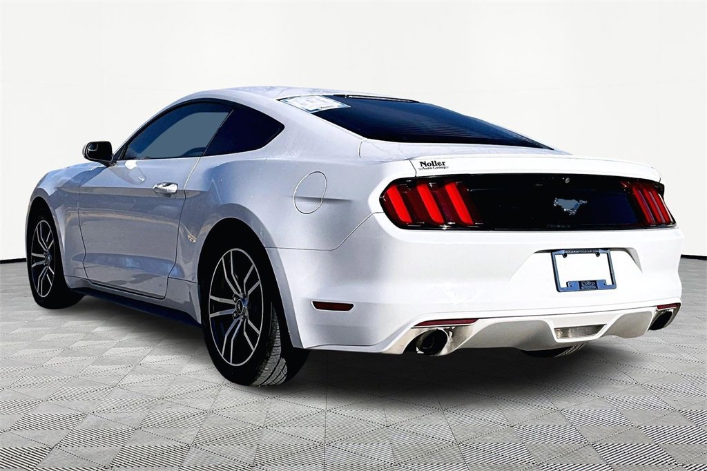 Used 2016 Ford Mustang Coupe image 13