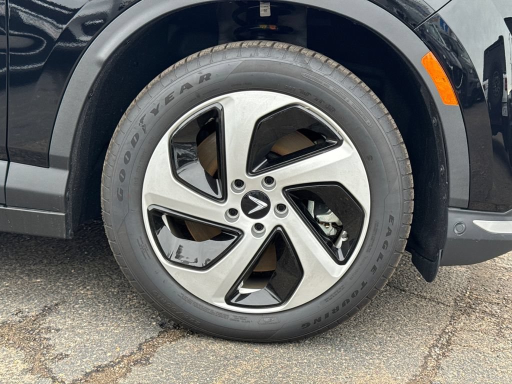 New 2025 VinFast VF 8 Eco AWD/4WD image 8