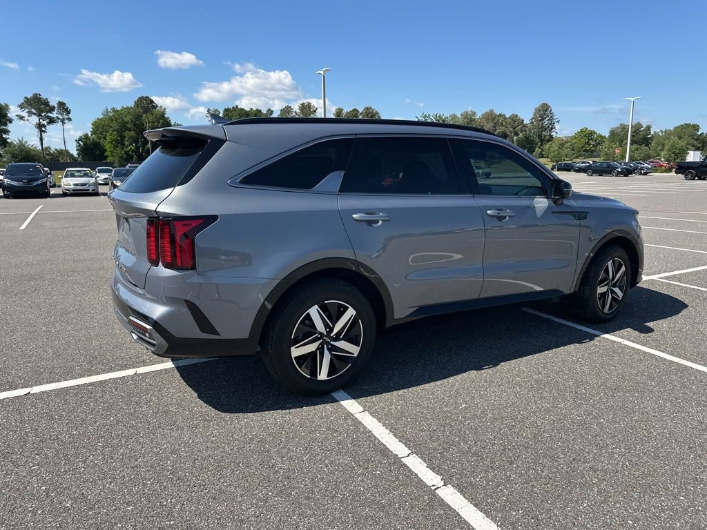 Used 2022 Kia Sorento S w/ Panoramic Sunroof Package FWD image 5