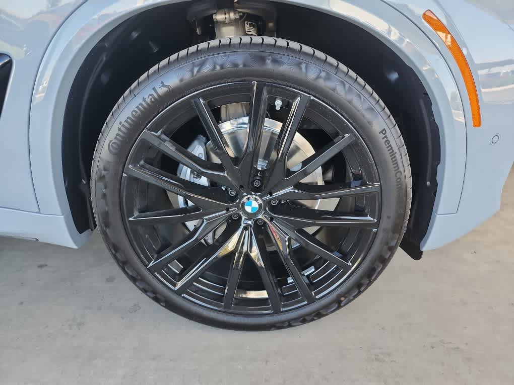 New 2026 BMW X5 xDrive40i w/ M Sport Package AWD/4WD image 8