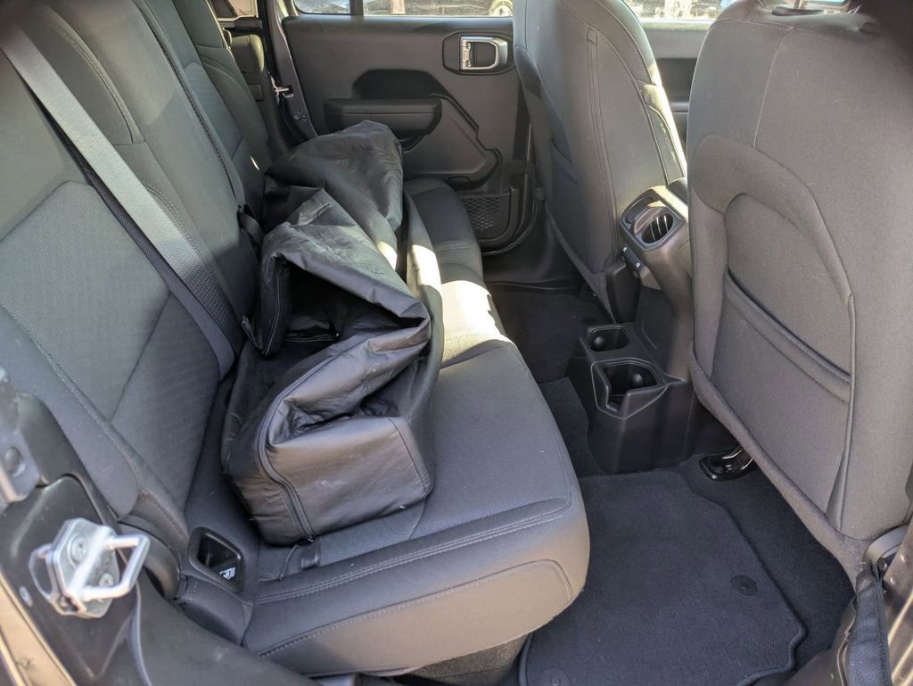 Used 2022 Jeep Gladiator Sport image 23