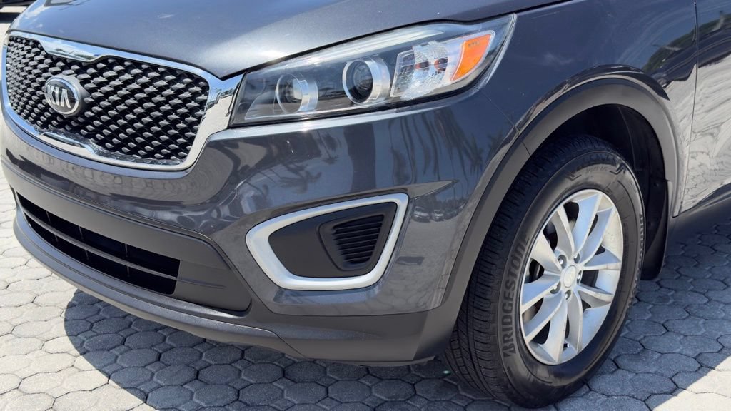 Used 2018 Kia Sorento FWD image 9