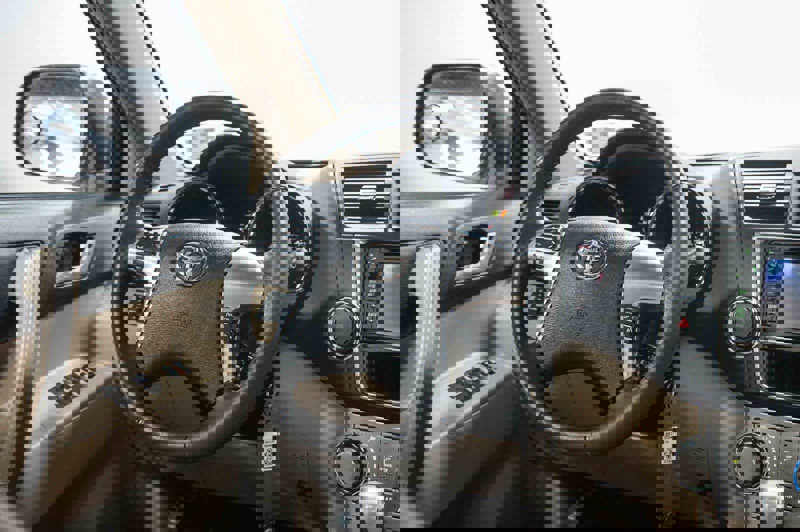 Used 2013 Toyota Highlander SE image 15