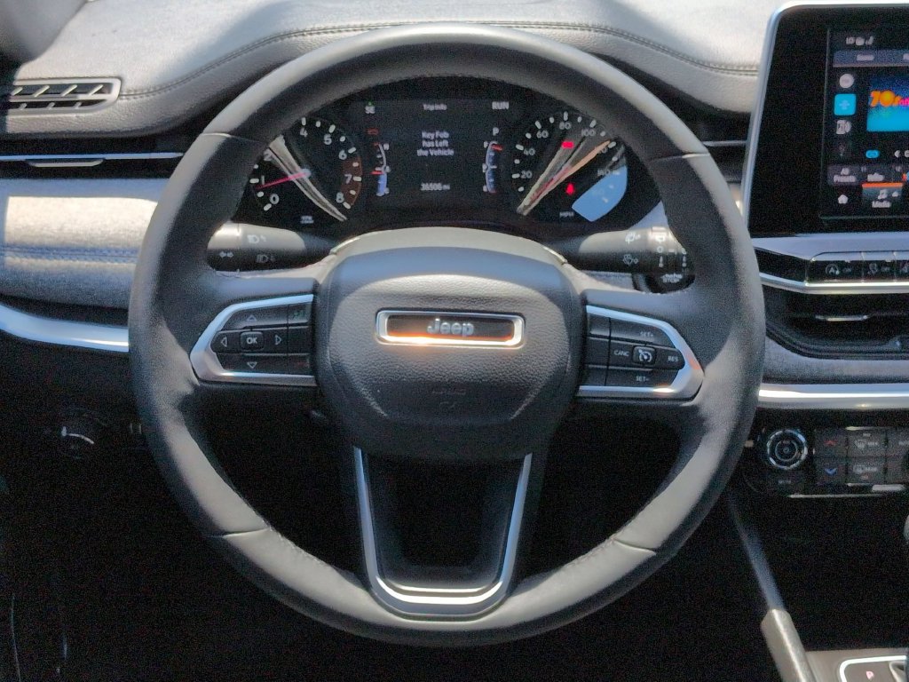 Used 2025 Jeep Compass Latitude w/ Sun & Sound Group AWD/4WD image 22