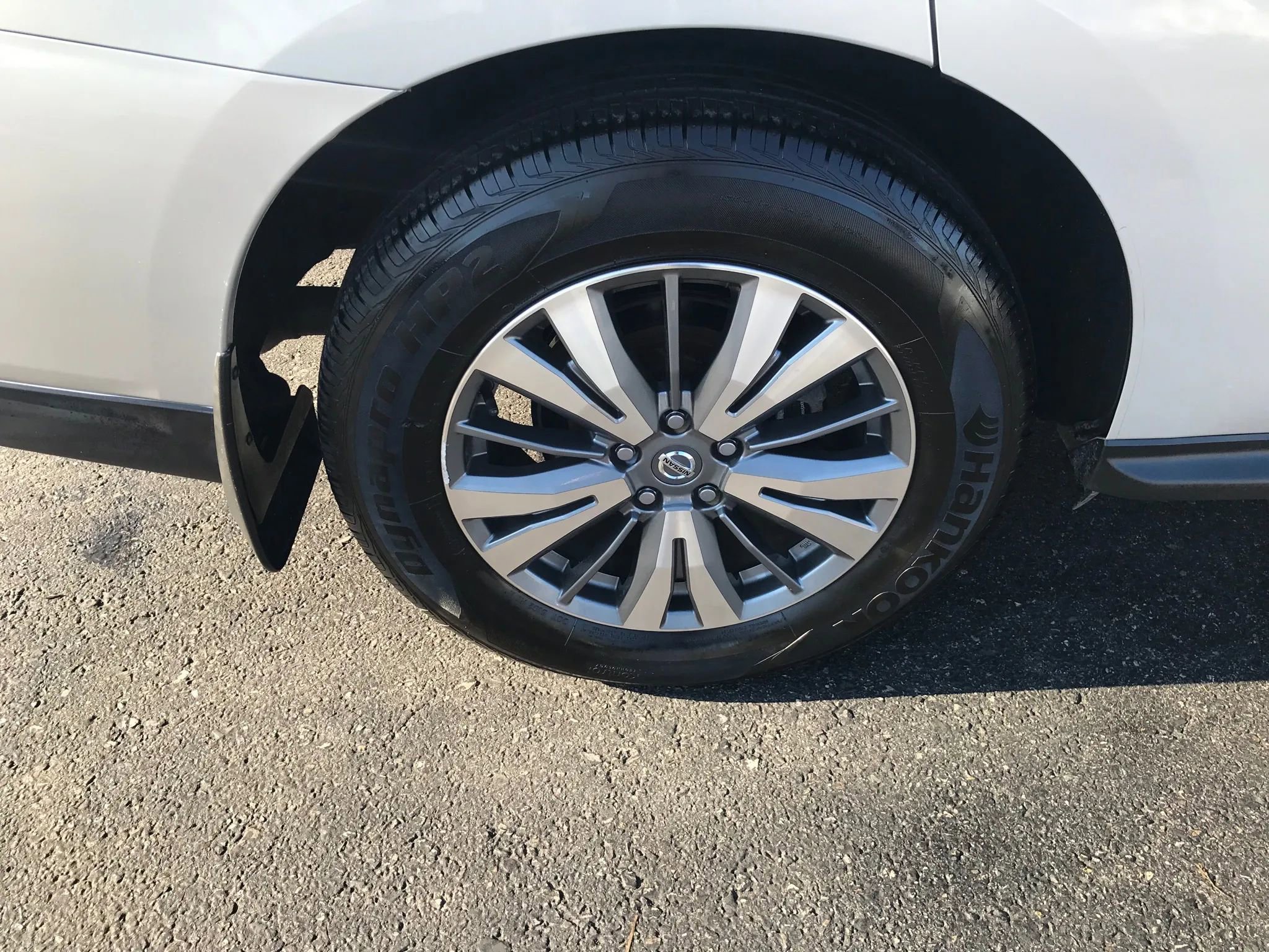 Used 2020 Nissan Pathfinder S image 43