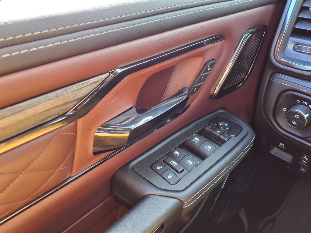 Used 2026 RAM 1500 Limited AWD/4WD image 18