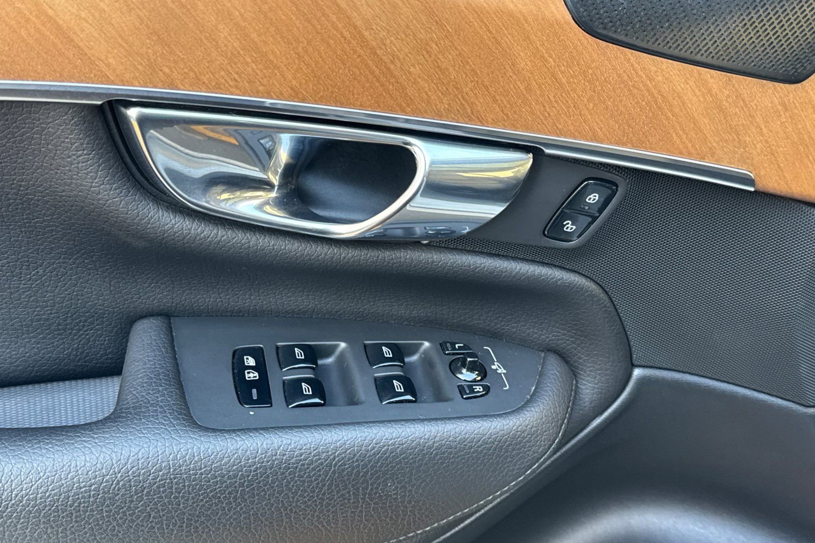 Used 2021 Volvo XC90 T8 Inscription Expression image 10