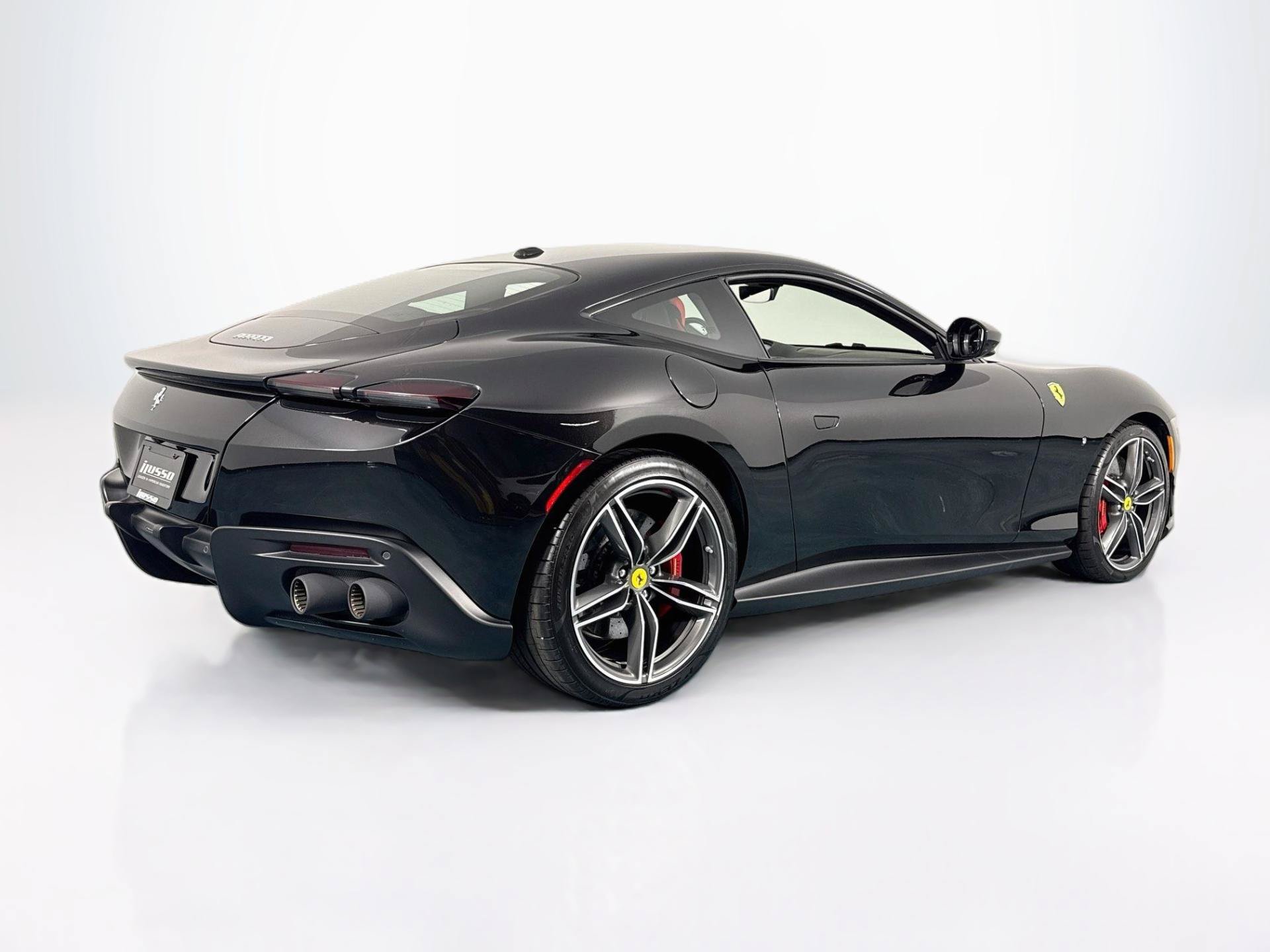 Used 2022 Ferrari Roma RWD image 5