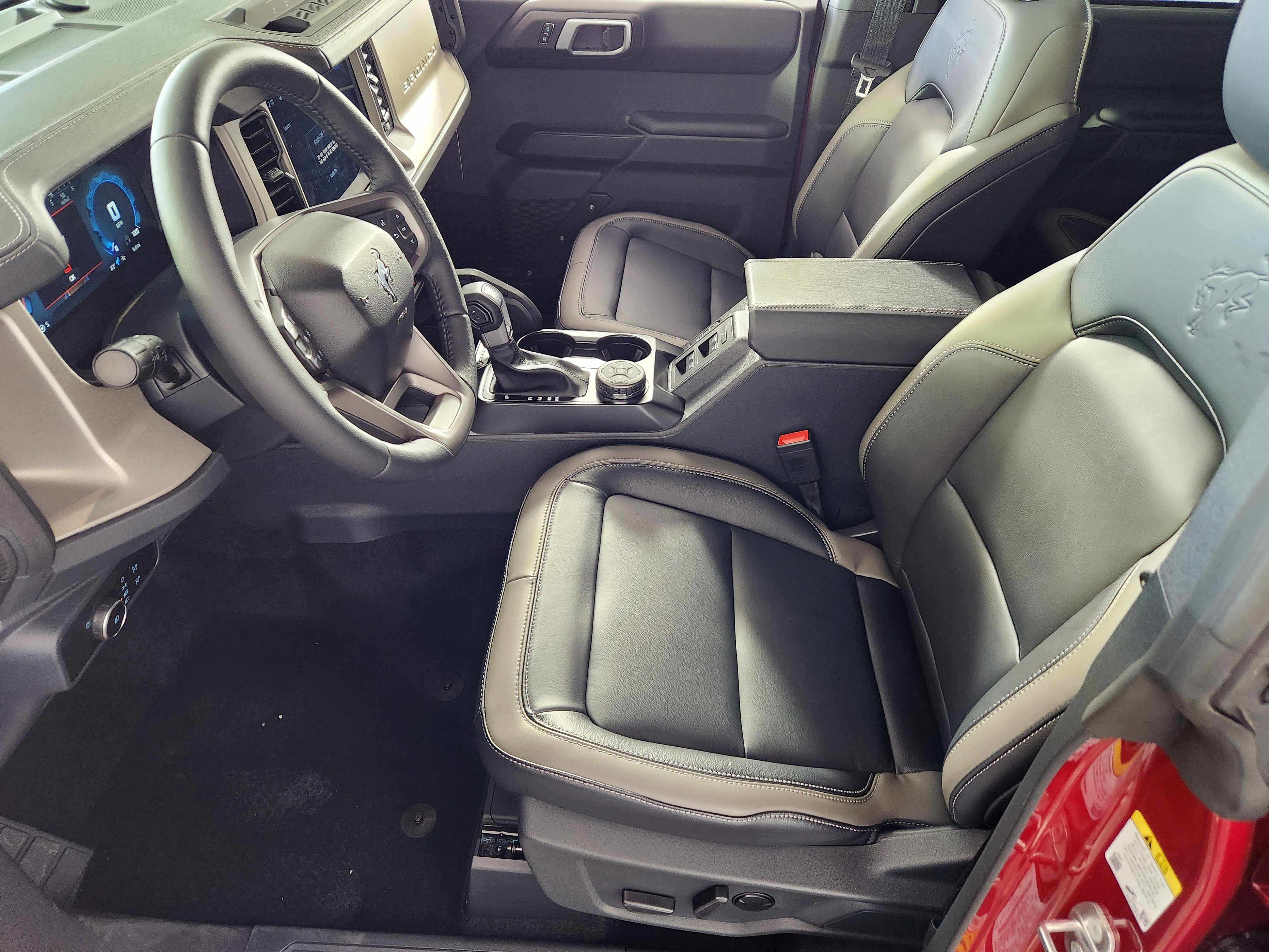 New 2026 Ford Bronco Outer Banks w/ Sasquatch Package AWD/4WD image 12