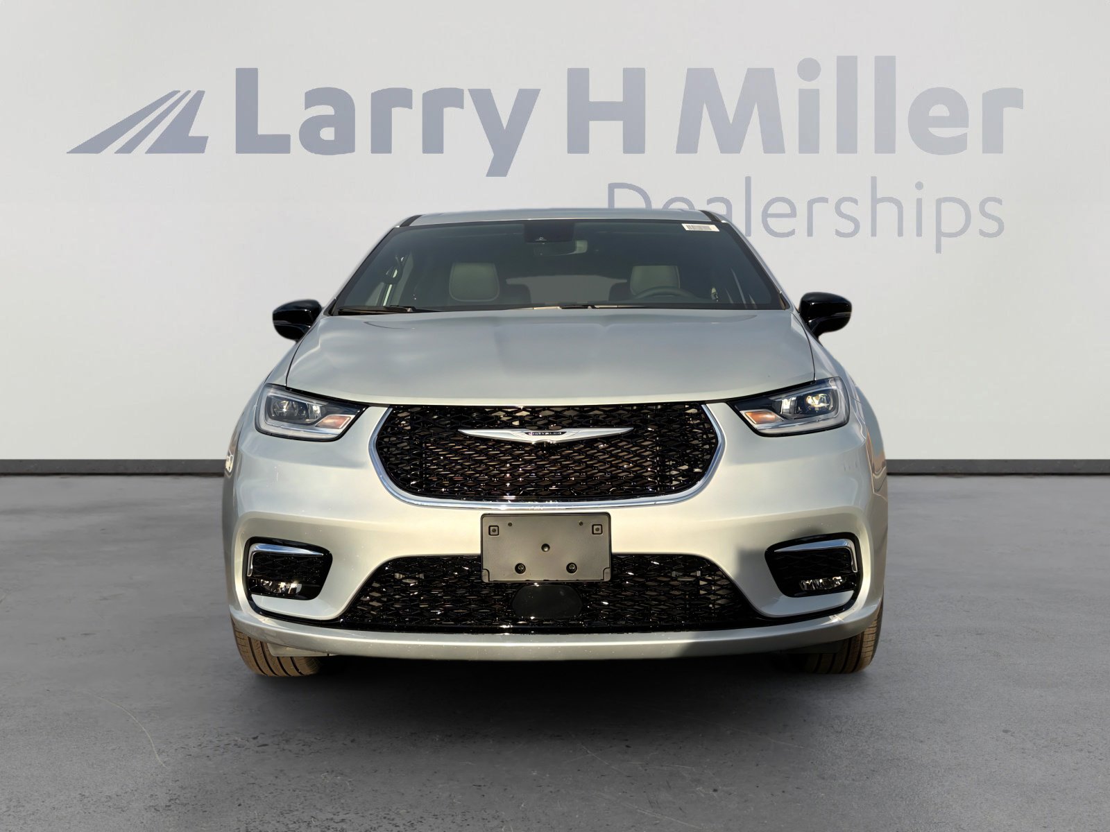 New 2026 Chrysler Pacifica Select AWD/4WD image 9