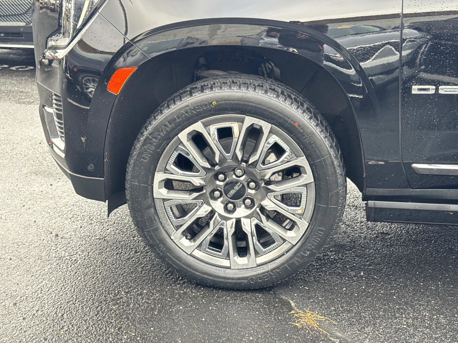 Used 2023 GMC Yukon Denali Ultimate image 31