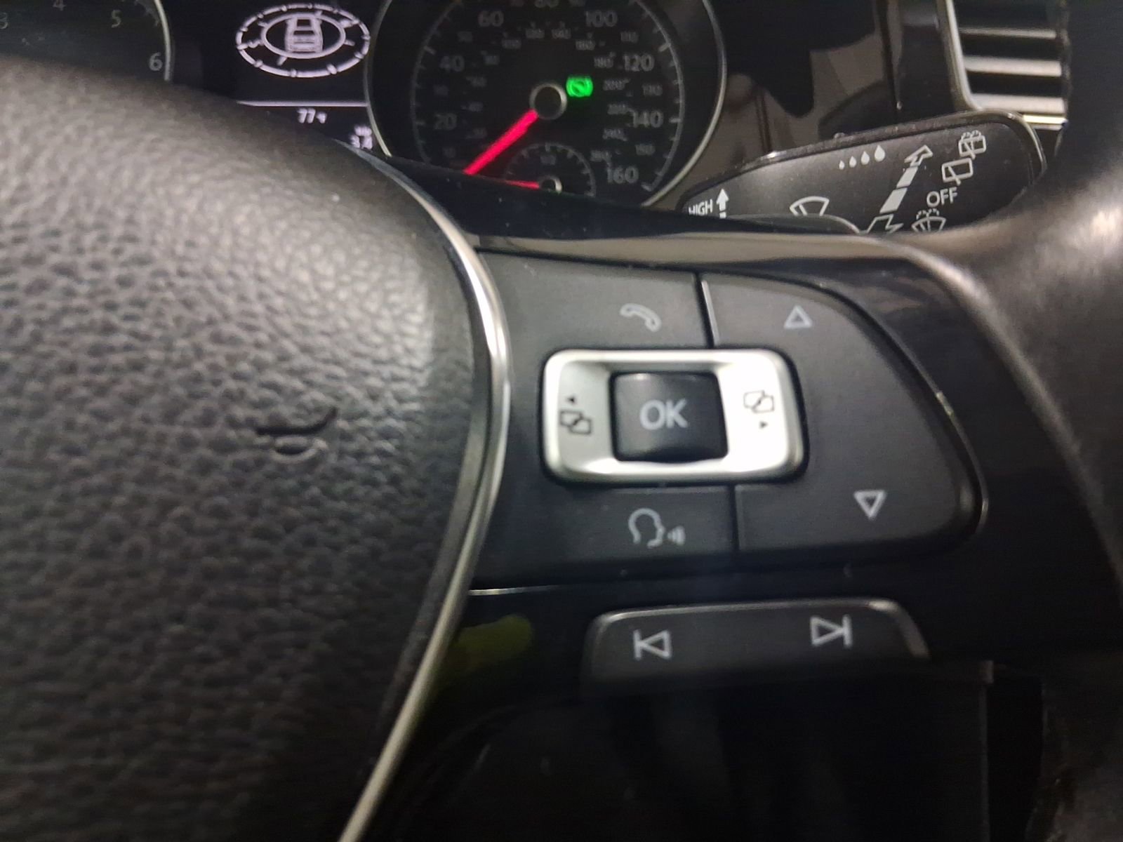 Used 2015 Volkswagen Golf 4-Door image 22