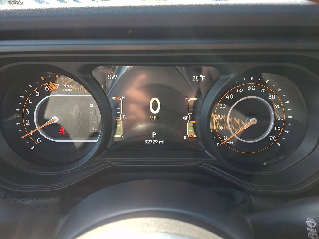 Used 2025 Jeep Wrangler Sahara image 26