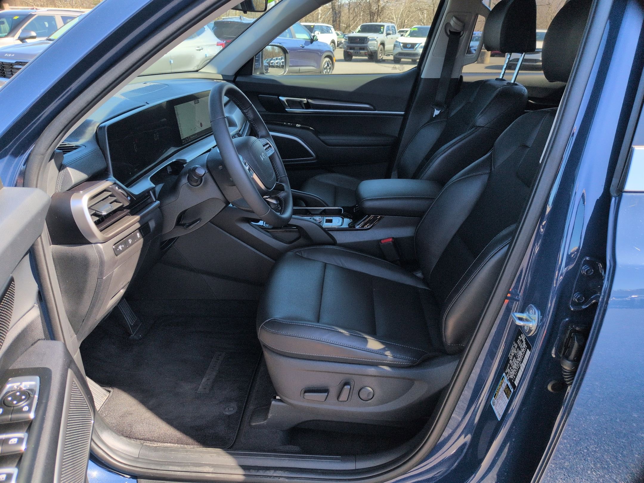 Certified 2023 Kia Telluride S w/ S Sunroof Package image 12