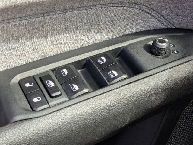 Used 2025 Jeep Compass Latitude image 13