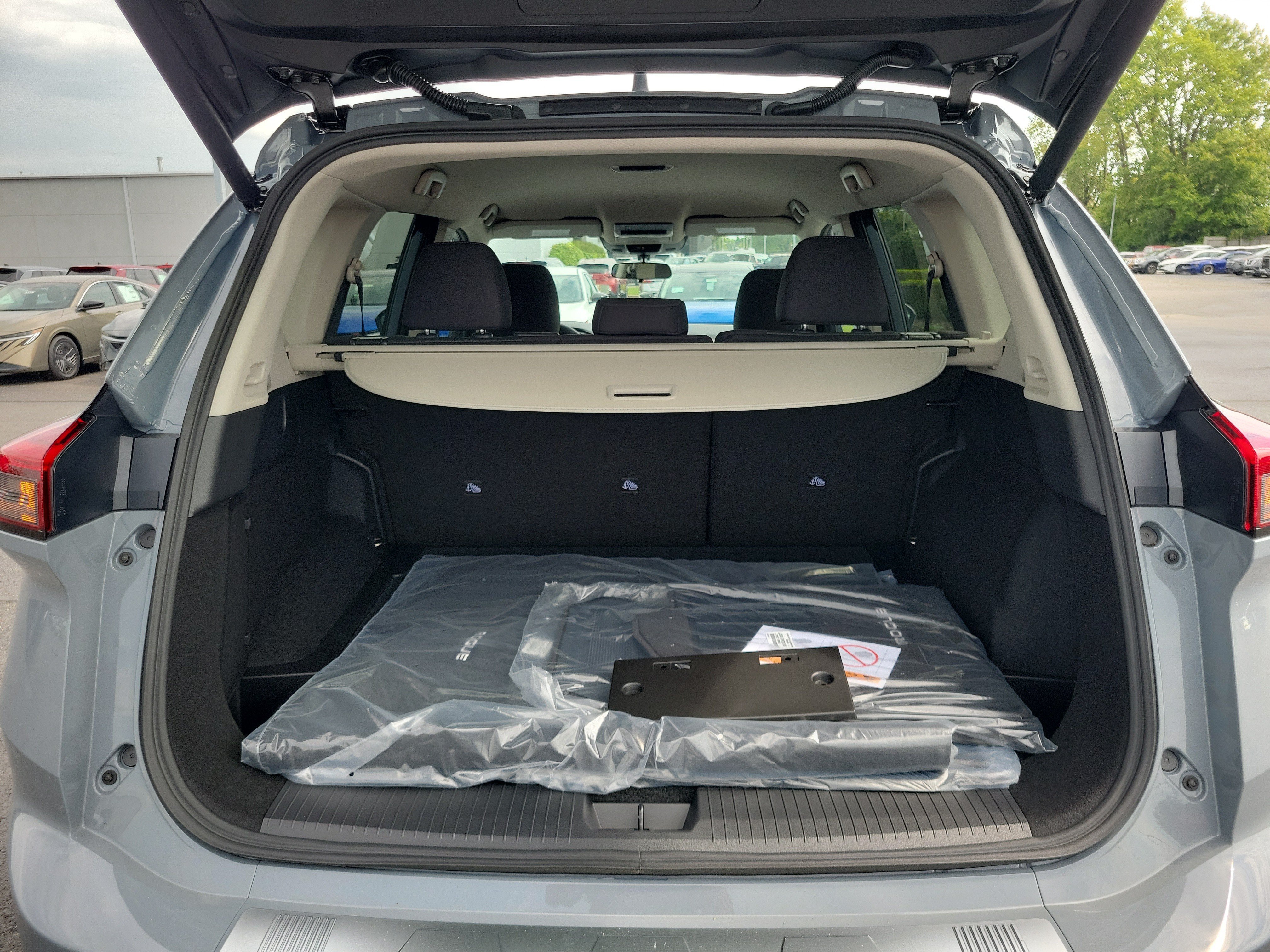 New 2026 Nissan Rogue SV w/ Cold Weather Package AWD/4WD image 8
