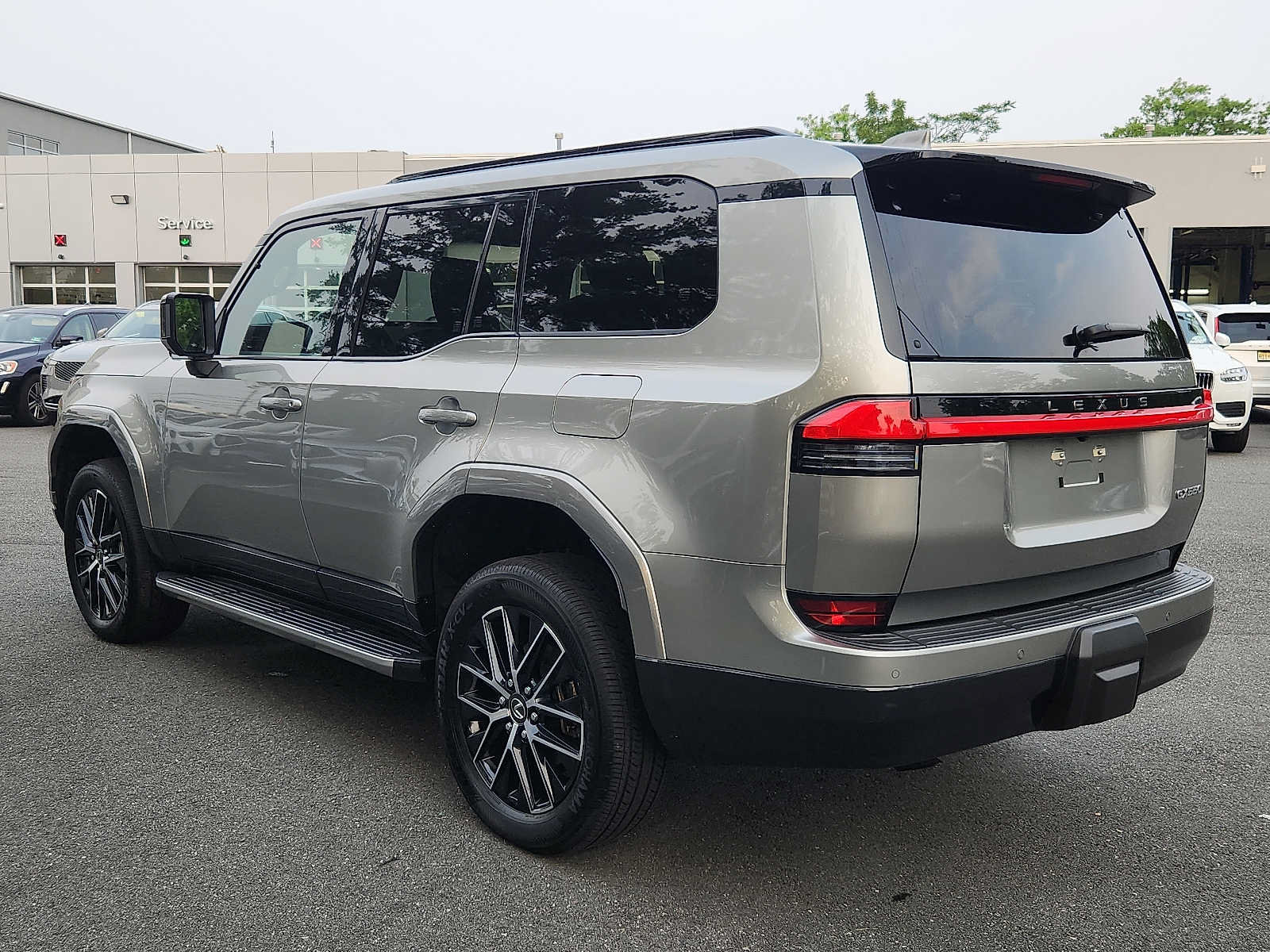 Used 2024 Lexus GX 550 w/ Accessory Package (Z1) AWD/4WD image 4