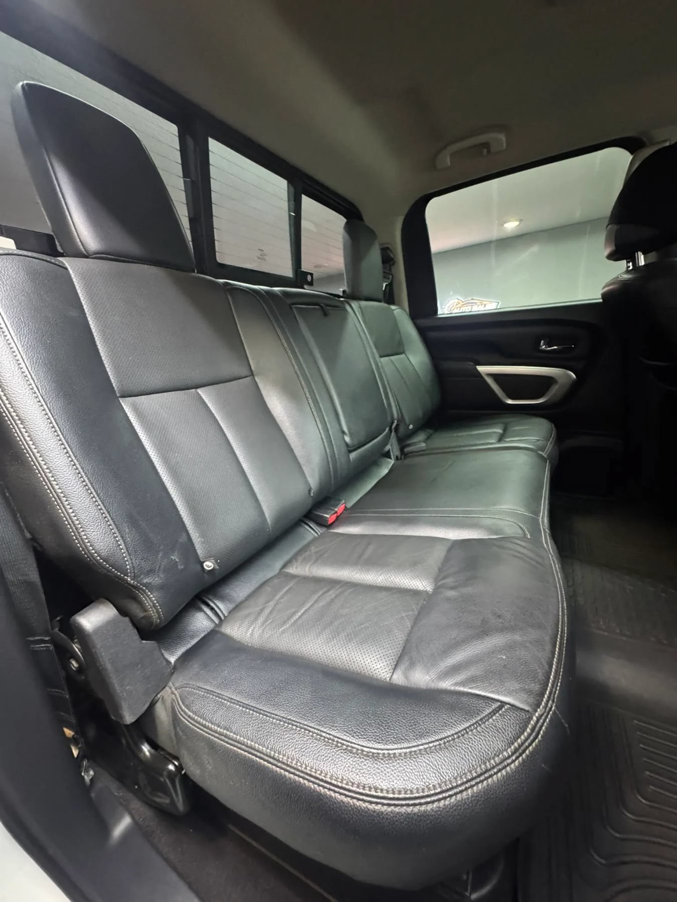Used 2017 Nissan Titan SV RWD image 22