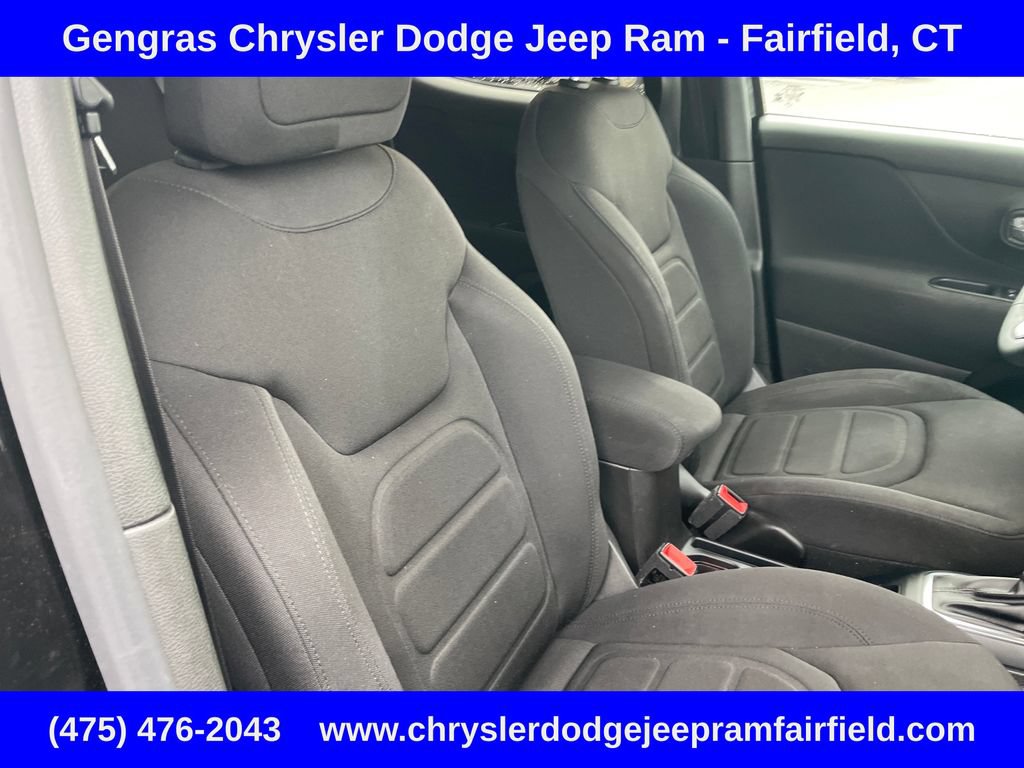 Certified 2021 Jeep Renegade Latitude AWD/4WD image 21