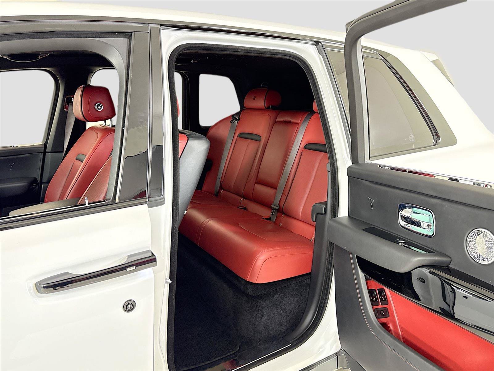 Used 2021 Rolls-Royce Cullinan AWD/4WD image 24