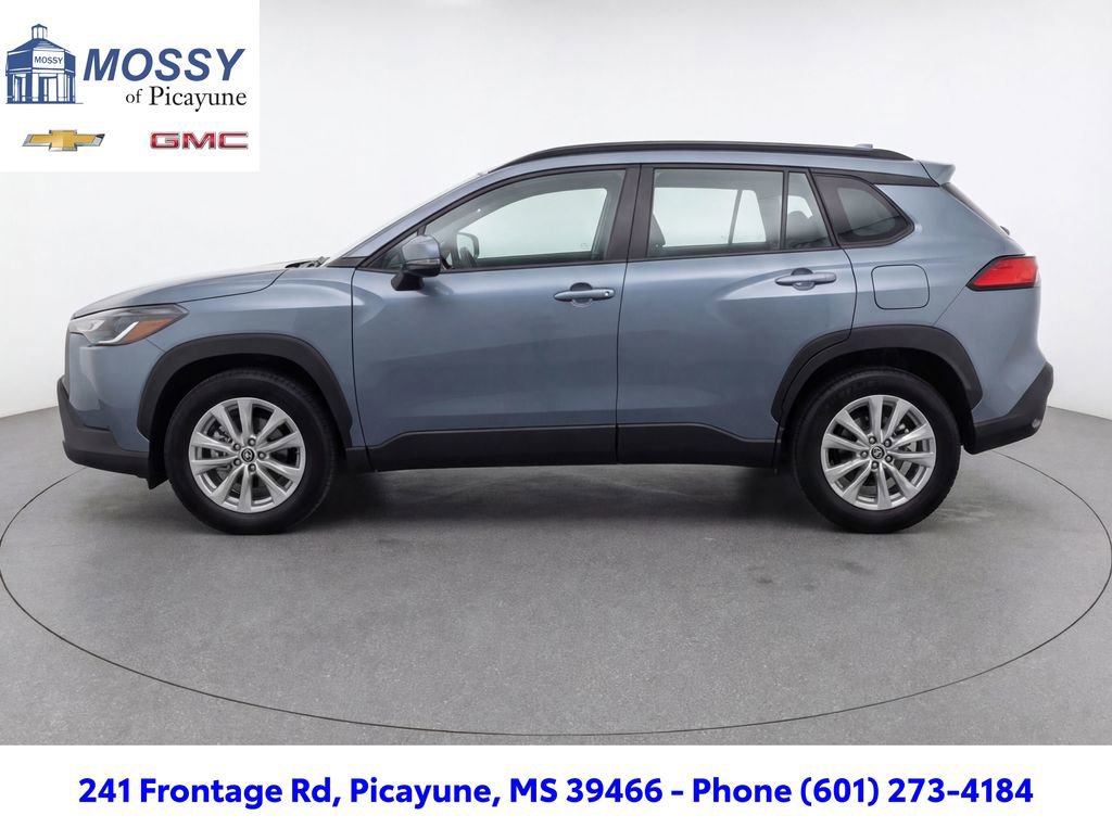 Used 2024 Toyota Corolla Cross LE image 7