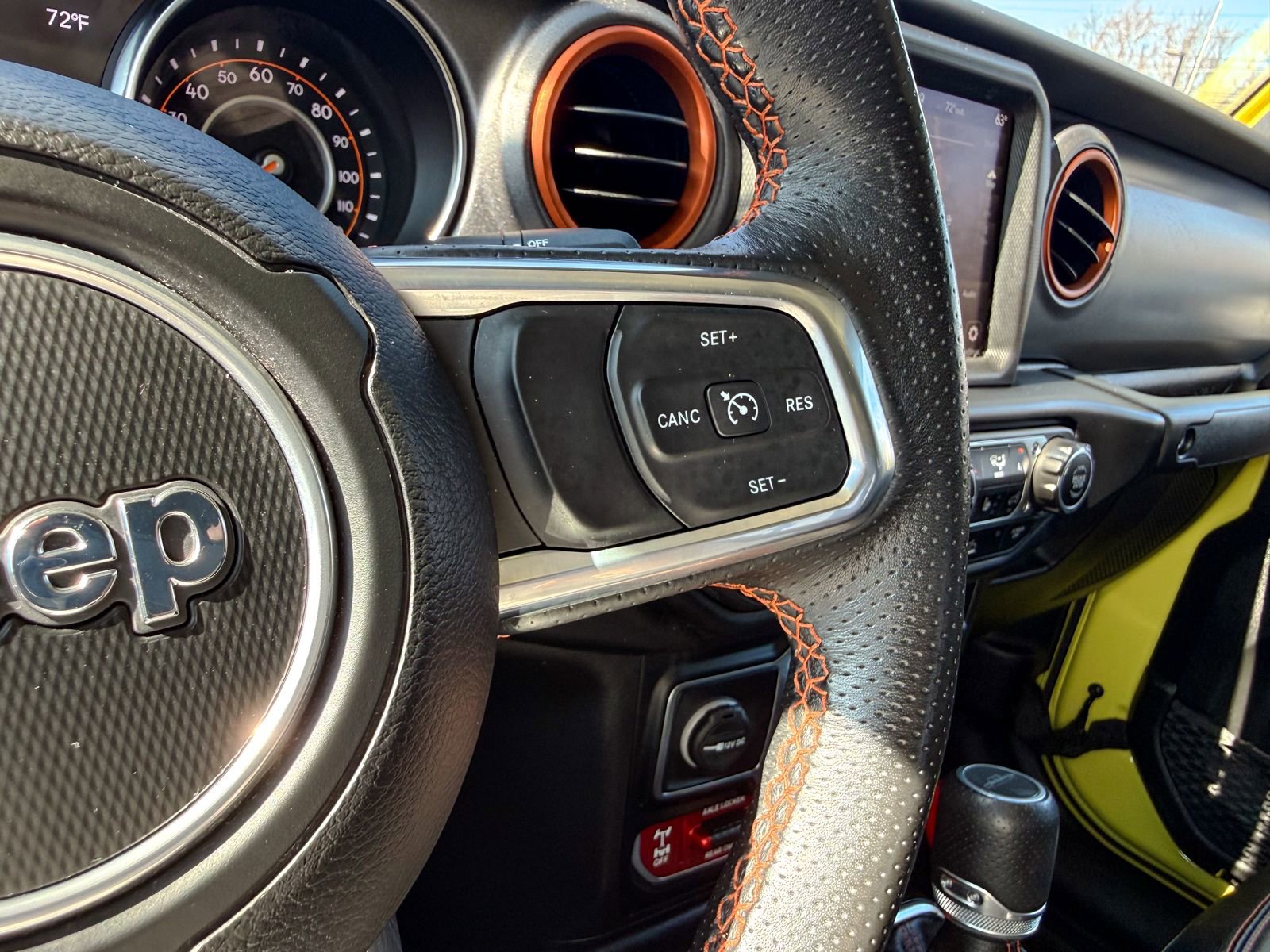 Used 2023 Jeep Gladiator Mojave w/ Cold Weather Group image 36