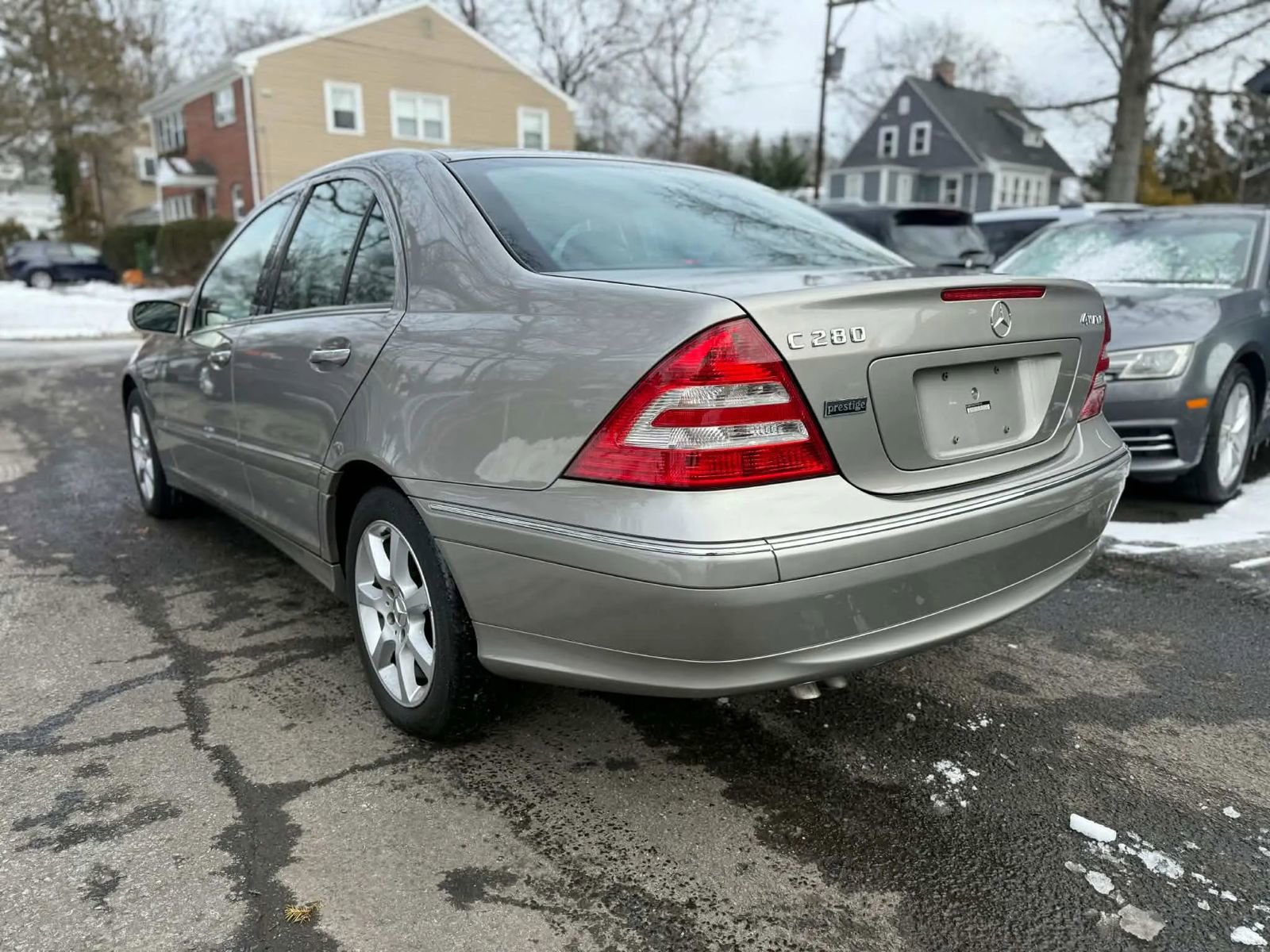 Used 2007 Mercedes-Benz C 280 4MATIC Sedan image 4