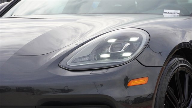 Used 2020 Porsche Panamera 4 image 4