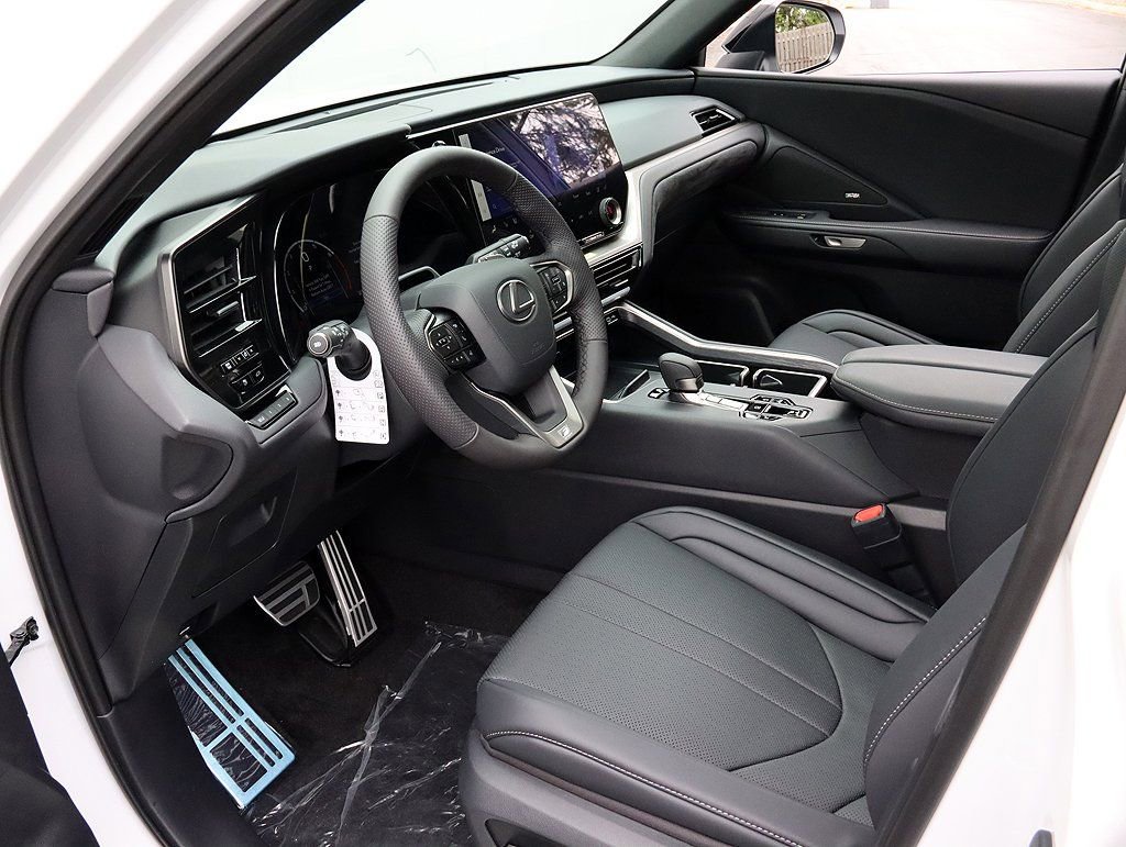 New 2026 Lexus TX 500h AWD image 14