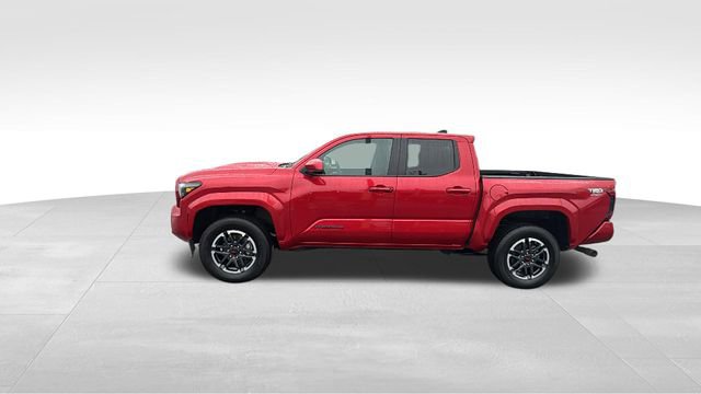 Used 2025 Toyota Tacoma TRD Sport AWD/4WD image 4