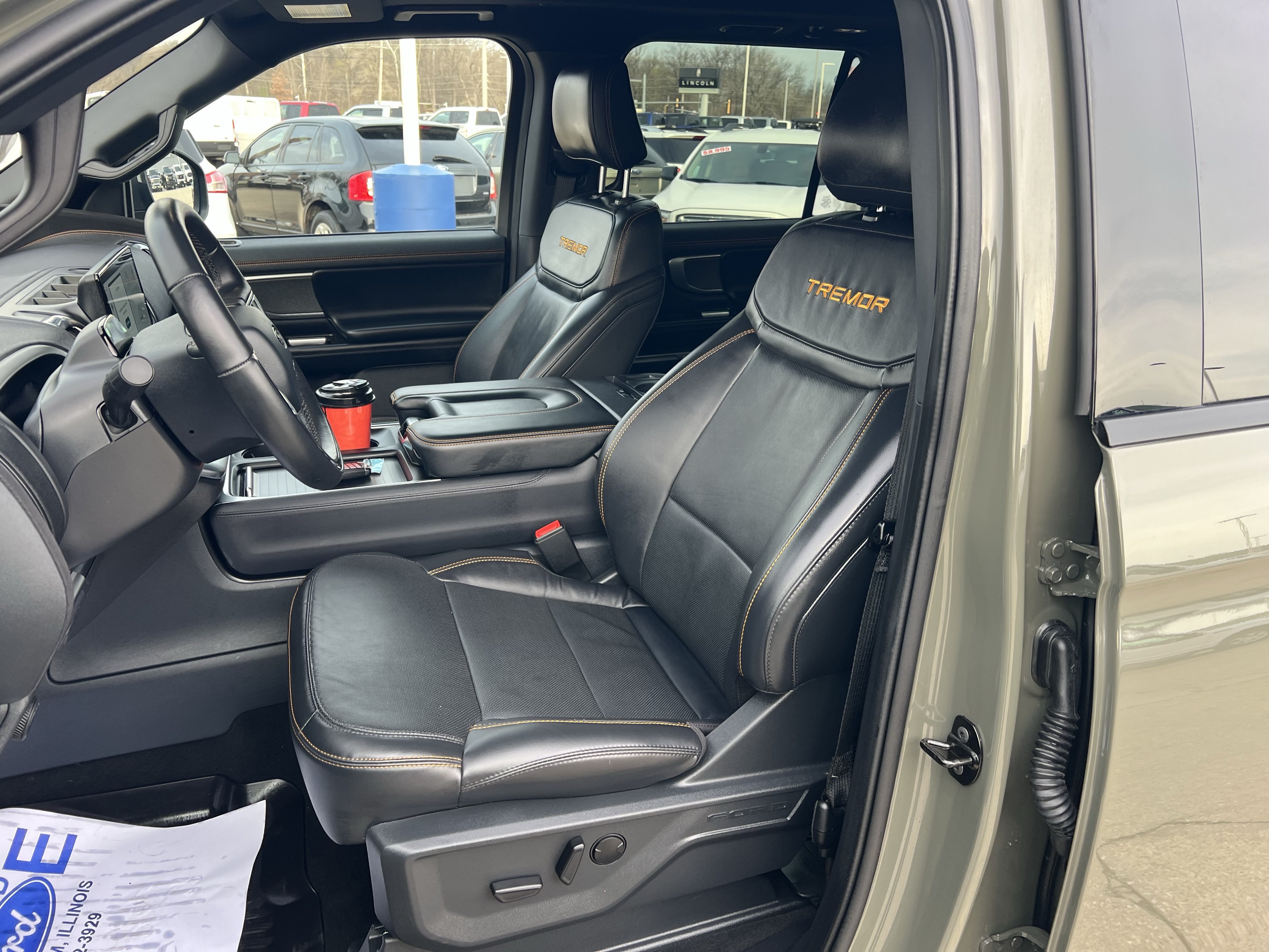 Used 2025 Ford Expedition Tremor AWD/4WD image 15