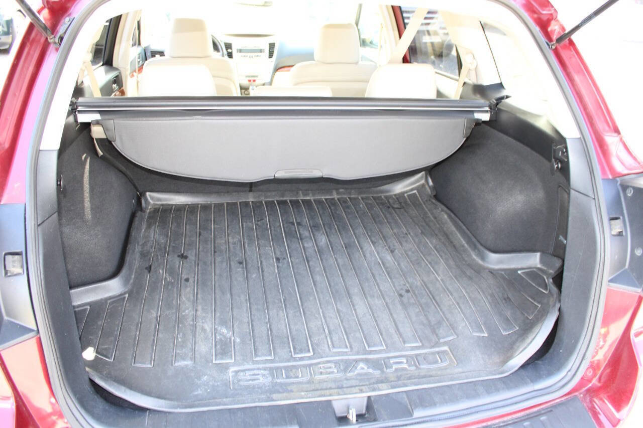 Used 2011 Subaru Outback 3.6R Limited w/ PWR Moonroof Pkg image 25