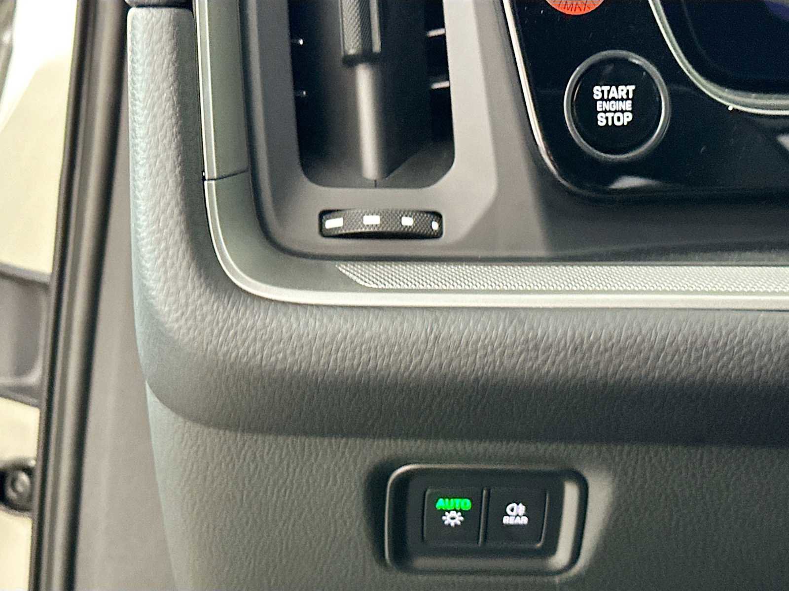 New 2025 Porsche Cayenne image 13