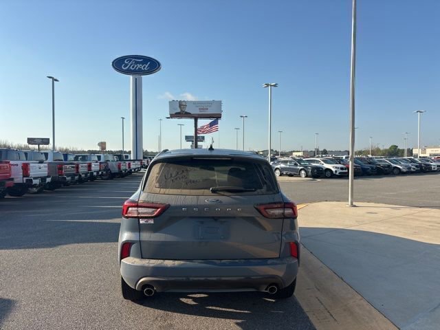 Used 2024 Ford Escape ST-Line image 4