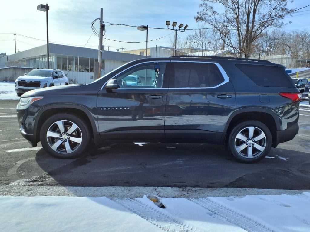 Used 2021 Chevrolet Traverse LT w/ LT Premium Package image 6
