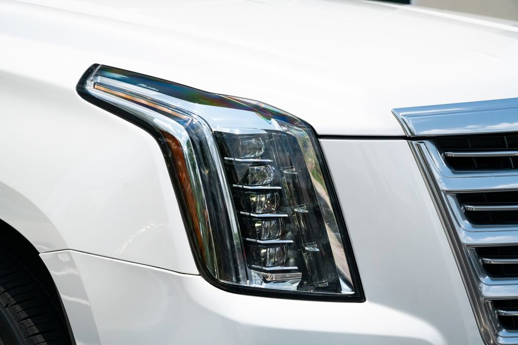 Used 2017 Cadillac Escalade Platinum AWD/4WD image 9