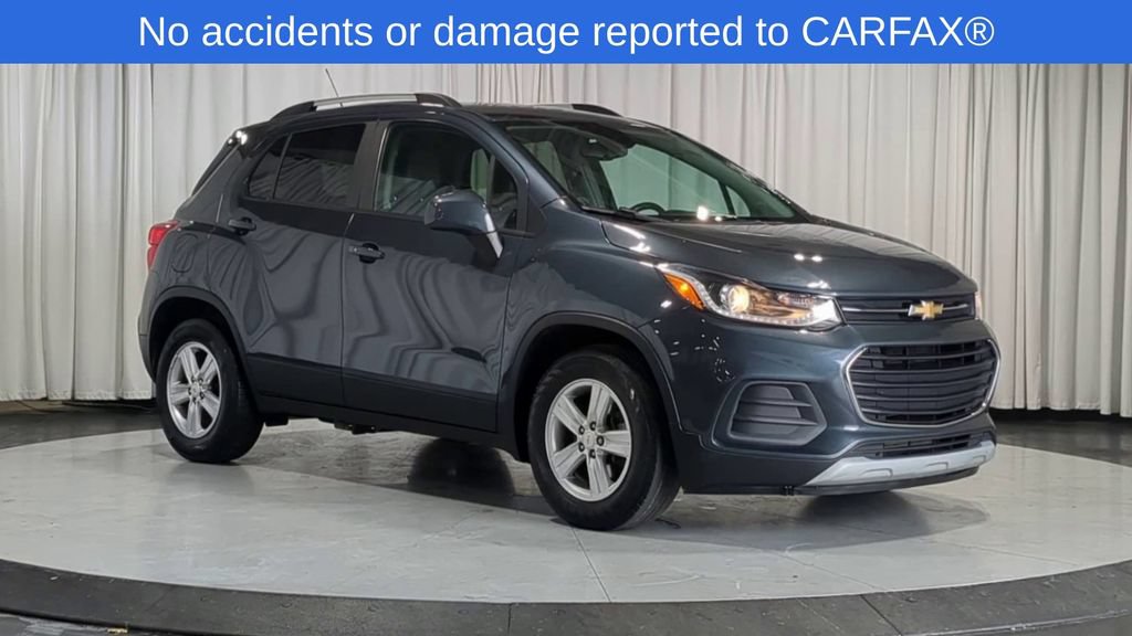 Used 2021 Chevrolet Trax LT w/ Driver Confidence Package FWD image 2