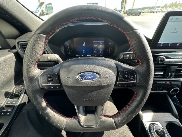 Used 2025 Ford Escape ST-Line Select AWD/4WD image 12