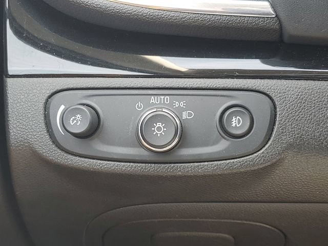 Certified 2017 Buick Encore Essence FWD image 18